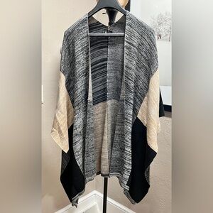 AB Studio Plus Size 1X Colorblock Open Front Poncho Knit Wrap
